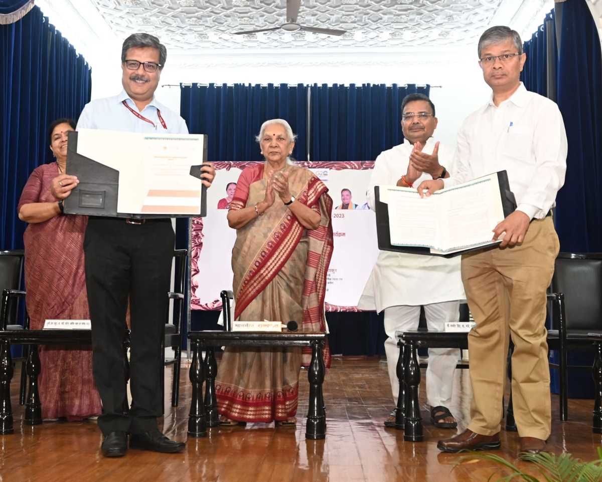 मध्यप्रदेश और उत्तरप्रदेश के बीच हुआ समझौता, दोनों राज्य सांस्कृतिक आदान प्रदान को देंगे बढ़ावा मध्यप्रदेश और उत्तरप्रदेश के बीच हुआ समझौता, दोनों राज्य सांस्कृतिक आदान प्रदान को देंगे बढ़ावा